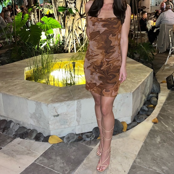 Dress - Picture 3 of 3